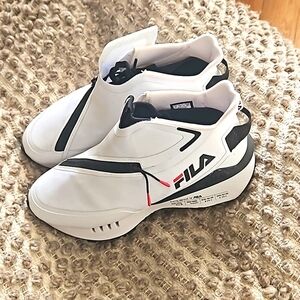 Brand New Fila shoes   9.5